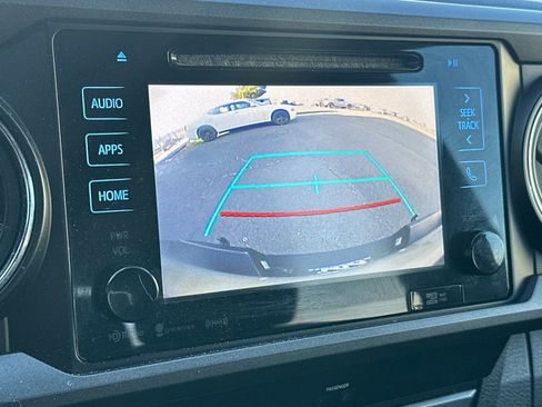 Used 2016 Toyota Tacoma TRD Sport w/ Towing Package image 19