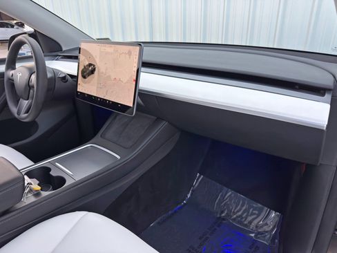 Used 2023 Tesla Model Y Long Range image 15