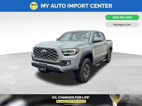 Certified 2023 Toyota Tacoma TRD Off-Road AWD/4WD image 3