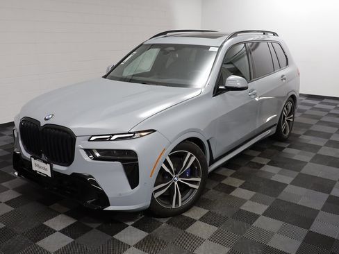Certified 2025 BMW X7 xDrive40i w/ Executive Package image 2