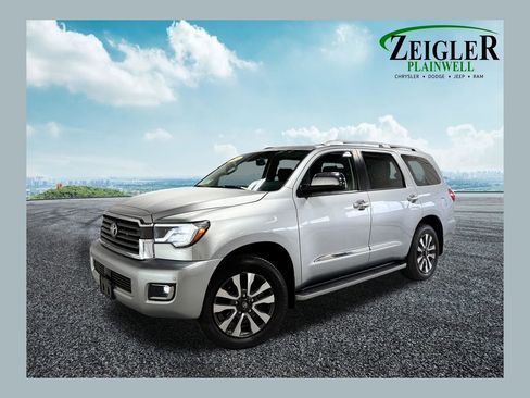 Used 2020 Toyota Sequoia Limited image 1