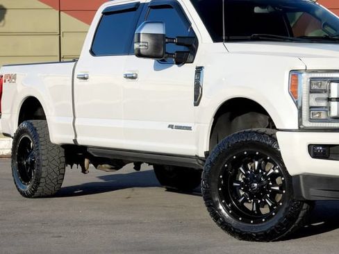 Used 2017 Ford F250 Platinum w/ Platinum Ultimate Package AWD/4WD image 3