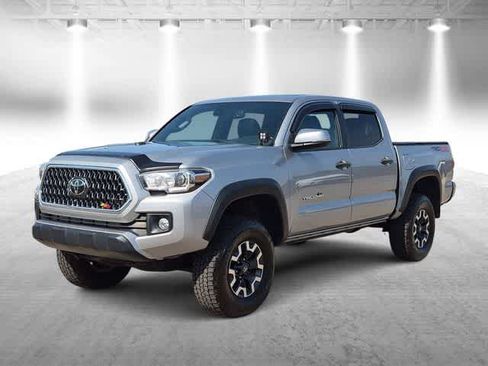 Used 2019 Toyota Tacoma TRD Off-Road AWD/4WD image 4