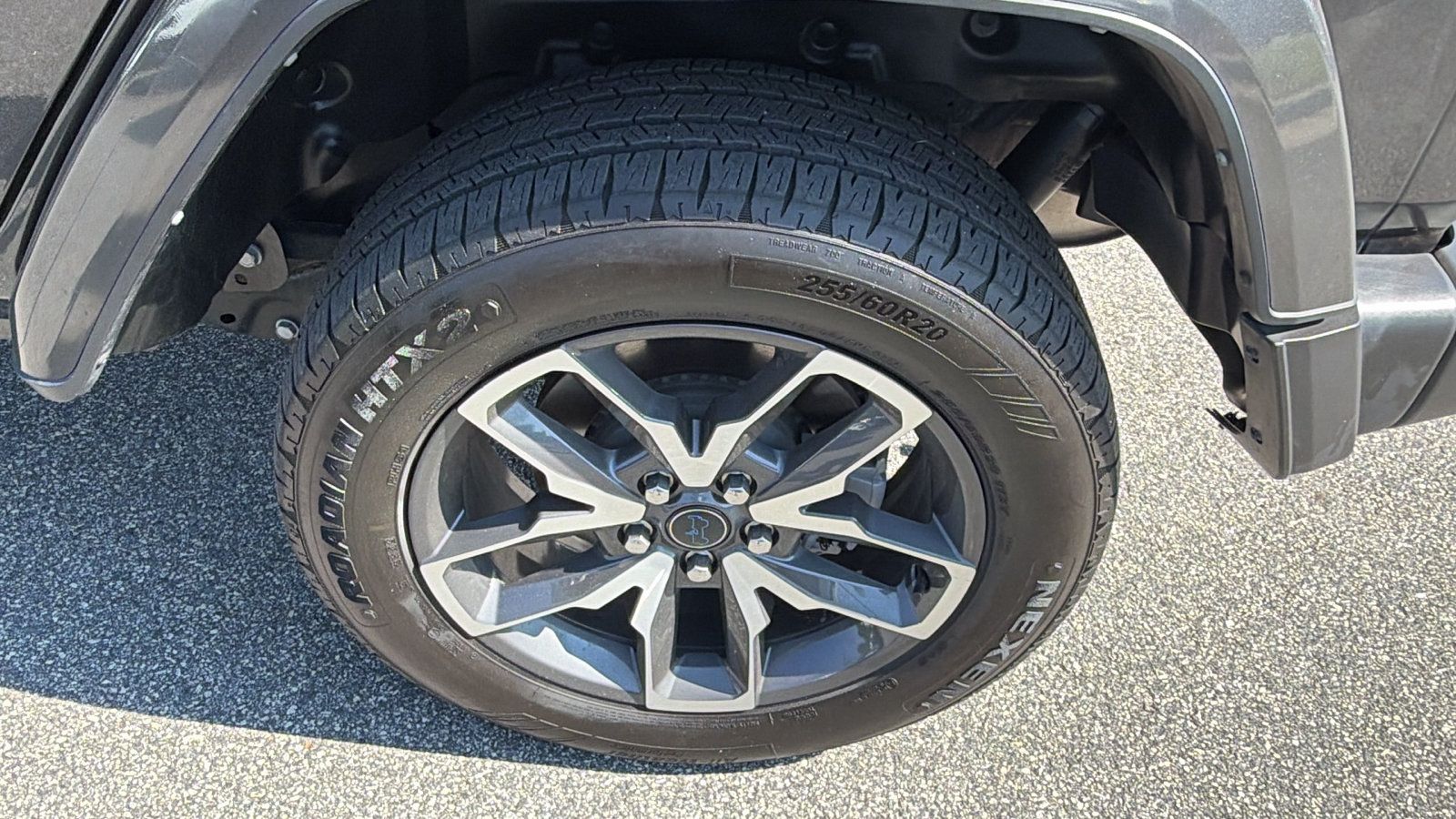 Used 2024 Jeep Wrangler Unlimited AWD/4WD image 12