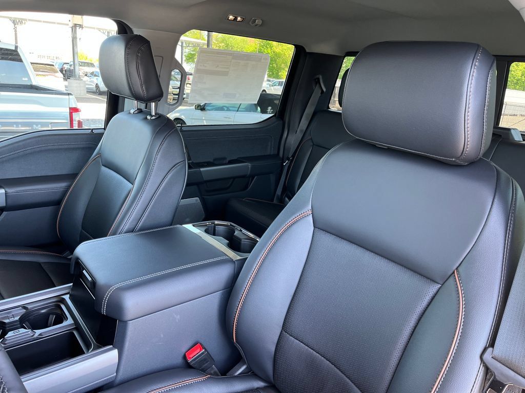 New 2026 Ford F250 Lariat w/ Black Appearance Package AWD/4WD image 18