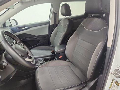 Used 2023 Volkswagen Taos SE image 14