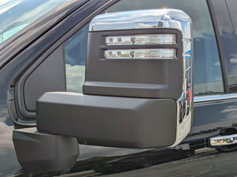 New 2026 Chevrolet Silverado 2500 LTZ w/ LTZ Convenience Package AWD/4WD image 31
