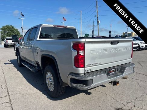 Used 2021 Chevrolet Silverado 3500 LT w/ Convenience Package AWD/4WD image 3