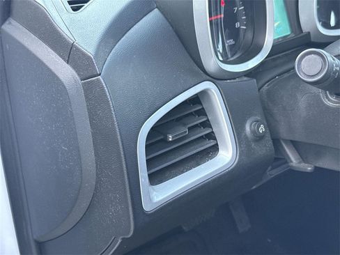 Used 2017 Chevrolet Equinox LS image 15