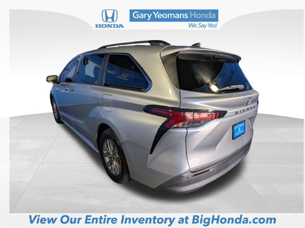 Used 2021 Toyota Sienna XLE FWD image 8
