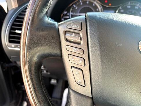 Used 2012 INFINITI QX56 4WD w/ Deluxe Touring Pkg image 17