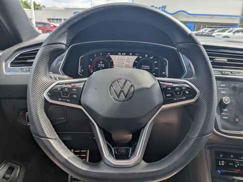 Used 2022 Volkswagen Tiguan SEL R-Line AWD/4WD image 17