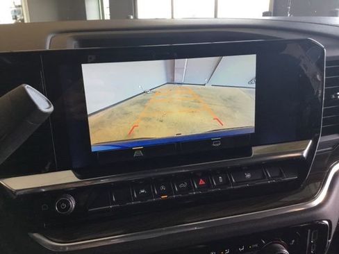 Used 2022 Chevrolet Silverado 1500 LT image 24