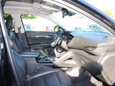 Used 2022 Buick Envision Essence w/ Sport Touring Package FWD image 9