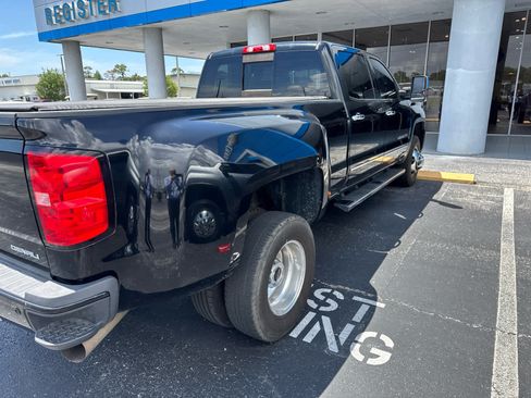 Used 2017 GMC Sierra 3500 Denali w/ Duramax Plus Package AWD/4WD image 7