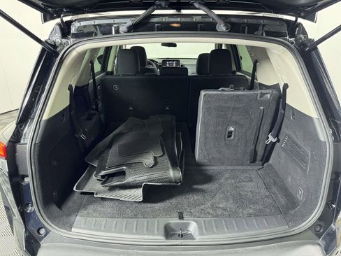 Used 2022 Nissan Pathfinder SV AWD/4WD image 14