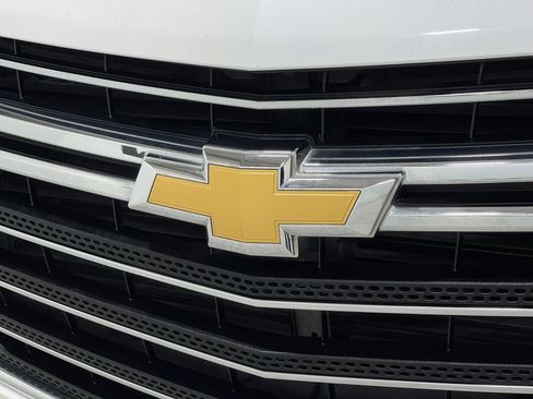 Used 2019 Chevrolet Traverse Premier w/ Driver Confidence II Package FWD image 40