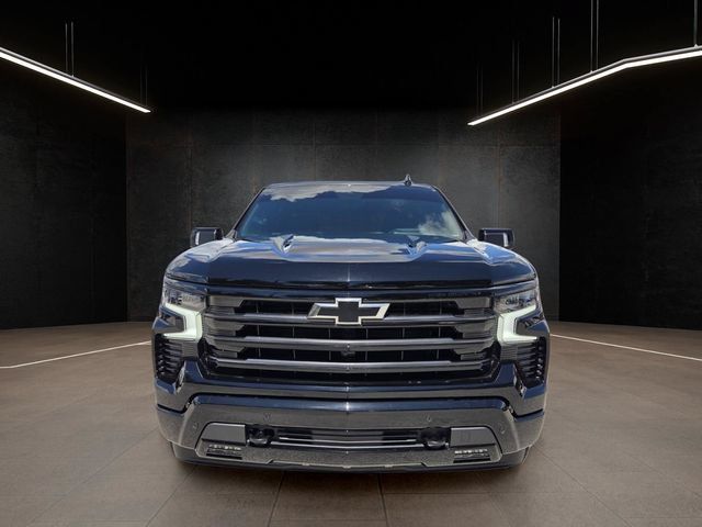 Used 2024 Chevrolet Silverado 1500 High Country w/ High Country Premium Package AWD/4WD image 2