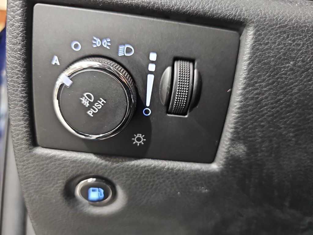 Used 2017 Jeep Grand Cherokee Limited AWD/4WD image 28