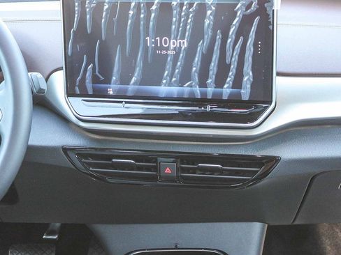New 2025 Volkswagen ID.4 Pro RWD image 14