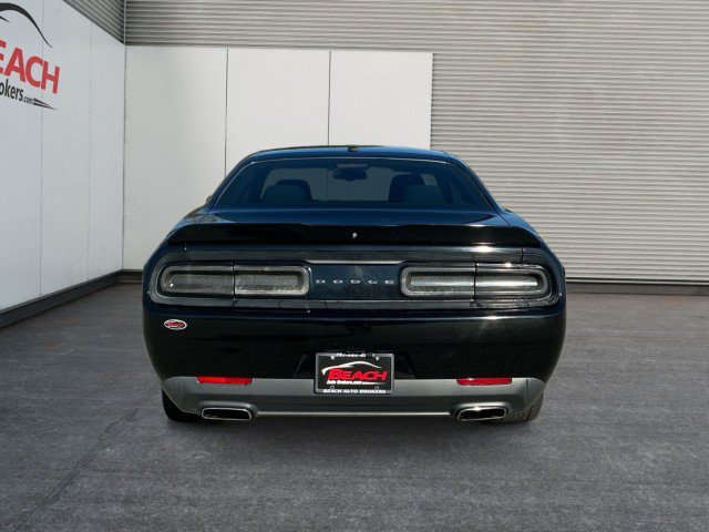 Used 2018 Dodge Challenger SXT RWD image 14