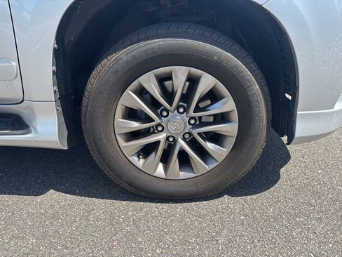Used 2018 Lexus GX 460 Luxury w/ Preferred Accessory Package AWD/4WD image 9