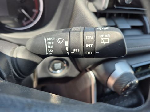 Used 2025 Toyota RAV4 XLE AWD/4WD image 33