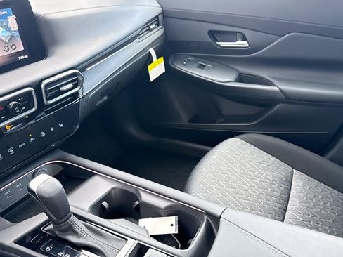 Used 2026 Nissan Sentra SV w/ SV Convenience Package FWD image 20