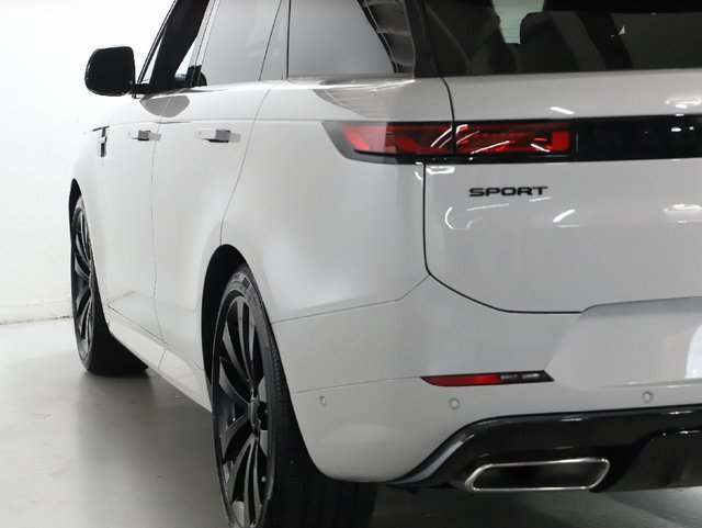 Certified 2026 Land Rover Range Rover Sport Dynamic SE AWD/4WD image 6