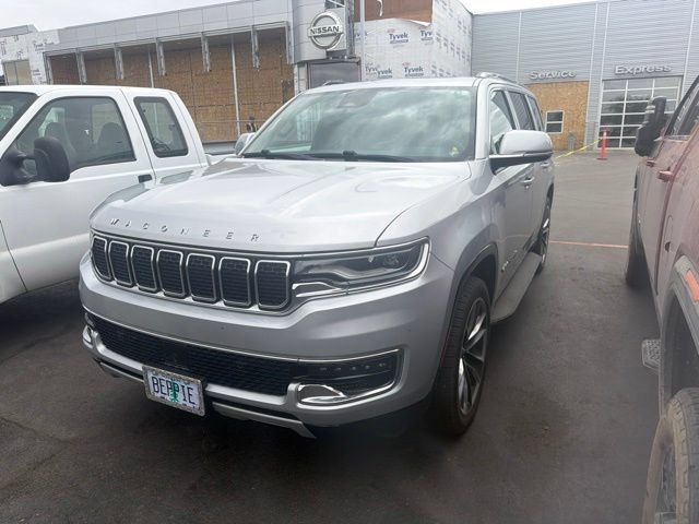 Used 2022 Jeep Wagoneer Series II w/ Premium Group I AWD/4WD image 2