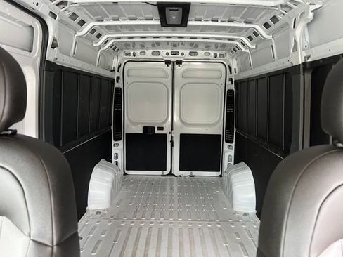 Used 2026 RAM ProMaster 2500 w/ Convenience Group FWD image 18