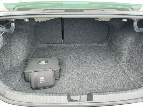 Certified 2024 Volkswagen Jetta SE image 19