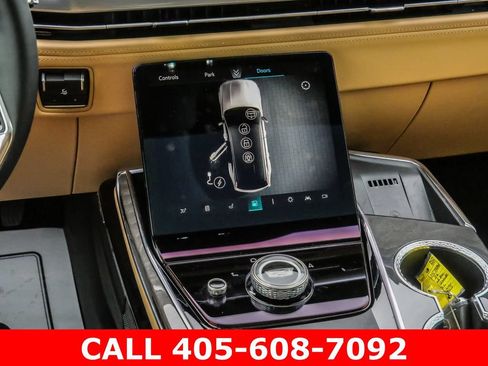 Used 2026 Cadillac Escalade IQL Sport 2 AWD/4WD image 32
