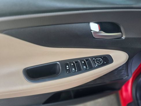 Used 2020 Hyundai Santa Fe SEL FWD image 16