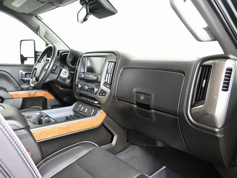 Used 2019 Chevrolet Silverado 3500 High Country w/ Duramax Plus Package image 19