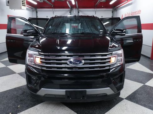 Used 2019 Ford Expedition XLT w/ Equipment Group 202A RWD image 28