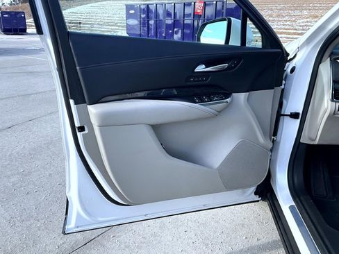 Used 2022 Cadillac XT4 Premium Luxury w/ Enhanced Visibility Package image 10