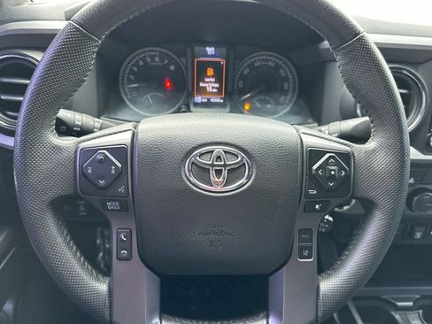 Used 2022 Toyota Tacoma TRD Off-Road w/ Technology Package image 23