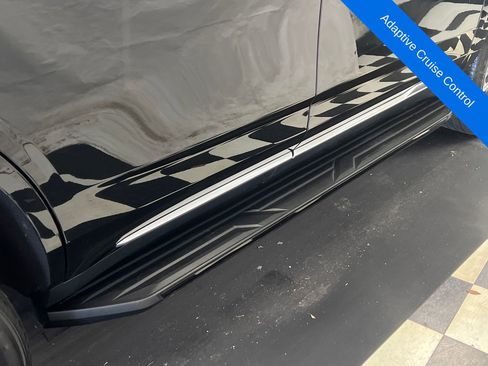 Used 2023 Cadillac Escalade Premium Luxury w/ LPO, Radiant Package image 18