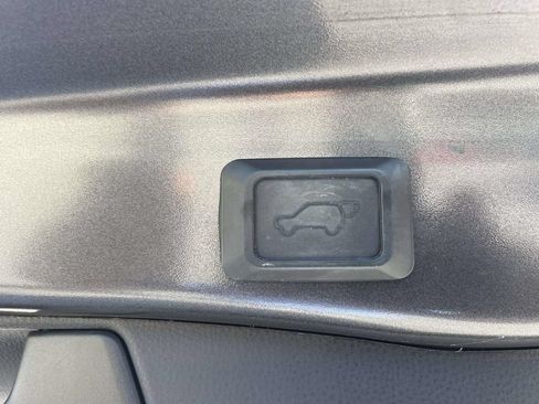 Used 2022 Toyota RAV4 XLE Premium FWD image 13