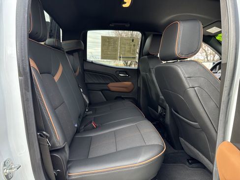 Used 2025 GMC Canyon AT4 w/ Nightfall Edition image 23