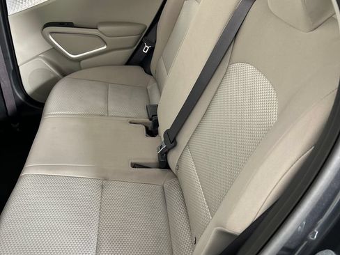 Used 2025 Kia Soul LX w/ LX Technology Package FWD image 17