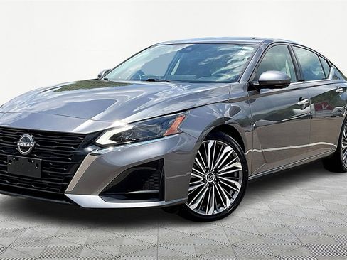 Used 2023 Nissan Altima 2.5 SL image 2