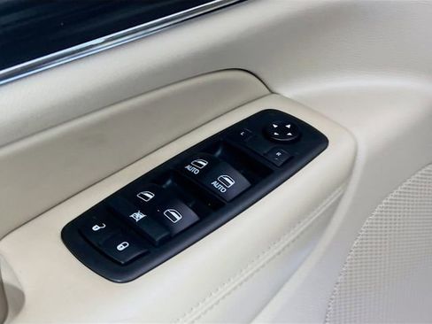 Used 2019 Jeep Grand Cherokee Limited image 18