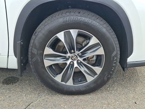 Certified 2026 Toyota Highlander XLE AWD/4WD image 28