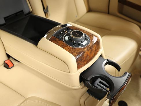 Used 2015 Rolls-Royce Ghost image 90