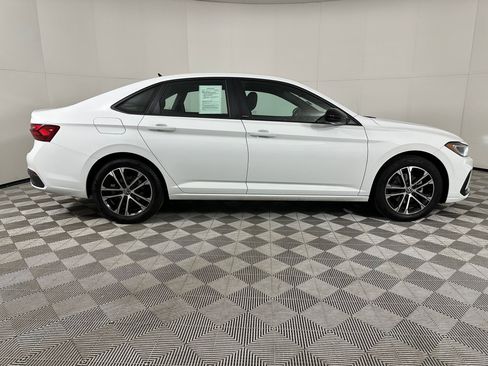 Used 2025 Volkswagen Jetta Sport image 7