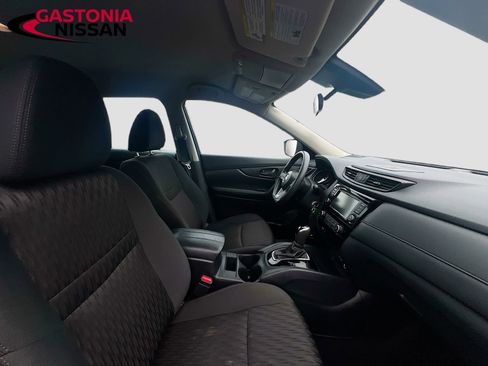 Used 2020 Nissan Rogue S image 33