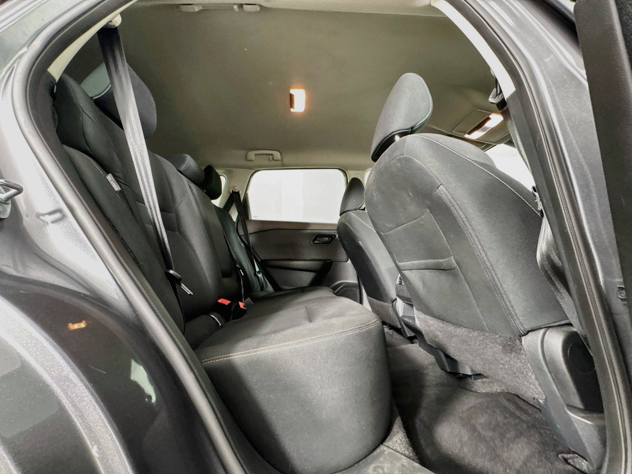 Used 2023 Nissan Rogue S AWD/4WD image 26