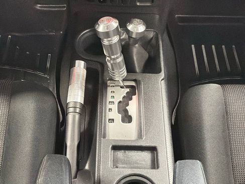 Used 2013 Toyota FJ Cruiser 4WD image 18